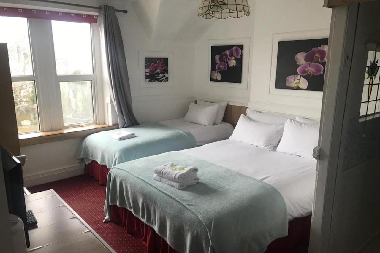Oyo Maggie Jones Guest House Cardiff Eksteriør billede